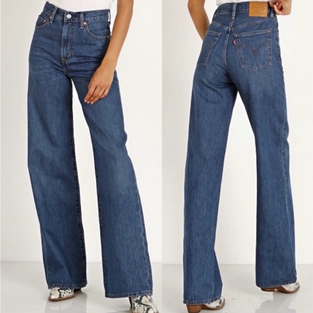 Levi's Premium 30 Womens Ribcage Straight Leg
High Times Wash High Rise